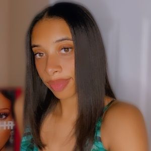 Meet your Posher, Destinee